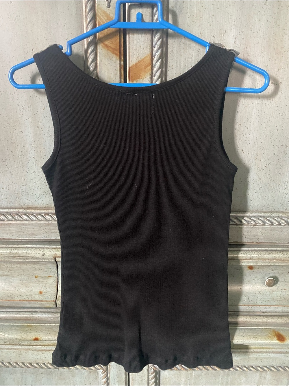 Mad Decision Black Embroidered V‑Neck Tank Top - Picture 3 of 4